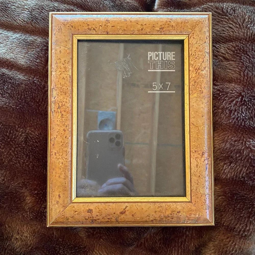 Picture This 9” x 7” Cork-Edge Photo‎ Frame for 5”x7” Photos